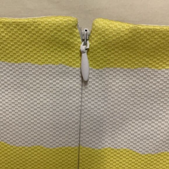 Tahari Yellow White Stripe Cotton Pique V-Neck Sleeveless Knee Length Dress 10 - Picture 8 of 13